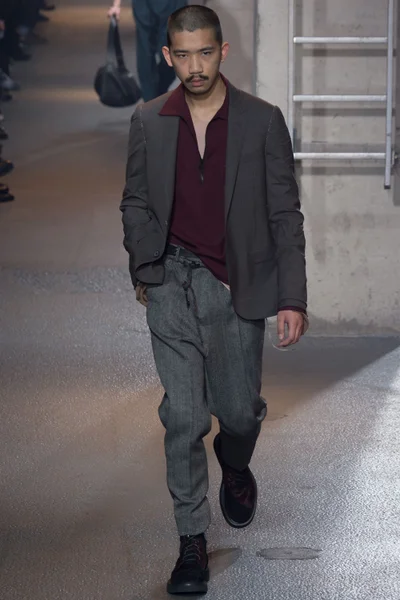 Look 18